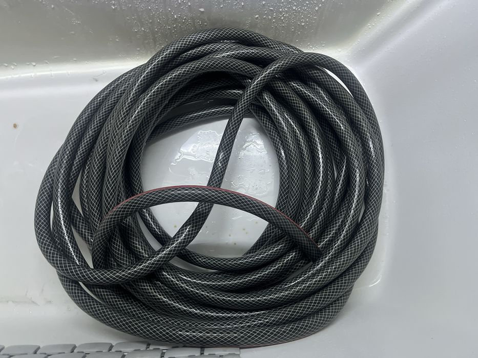 Продается шланг целый