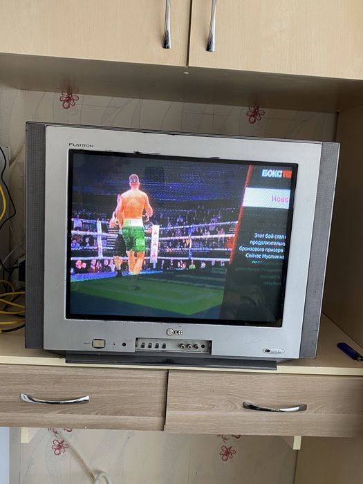 Продам телевизор LG