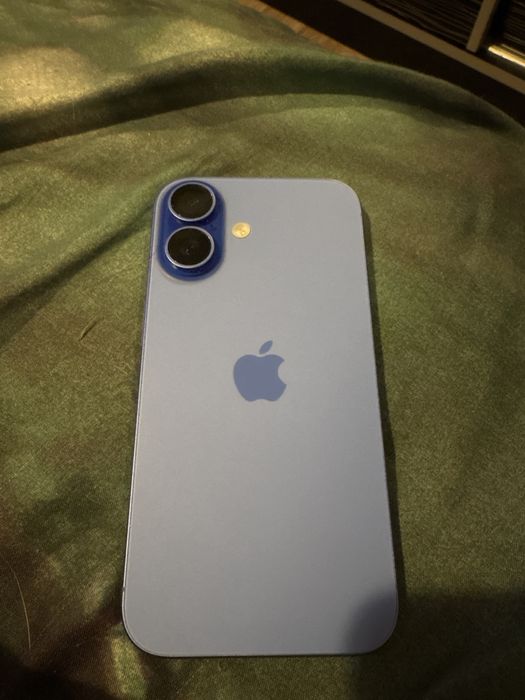 Iphone 16  95% baterie