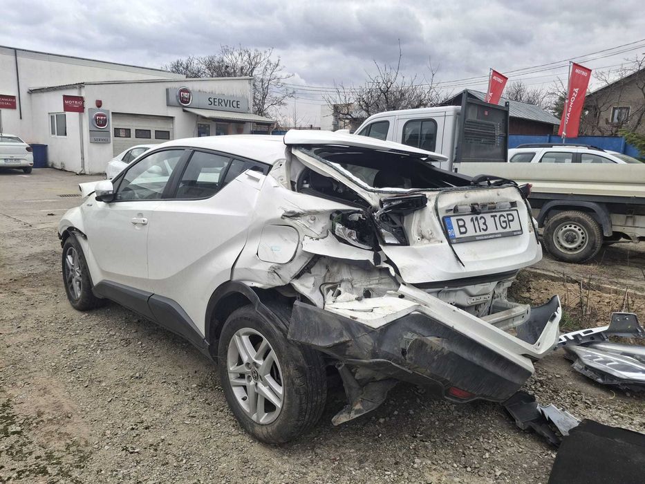 AVARIAT Toyota C-HR _2021_Hibrid_Automat