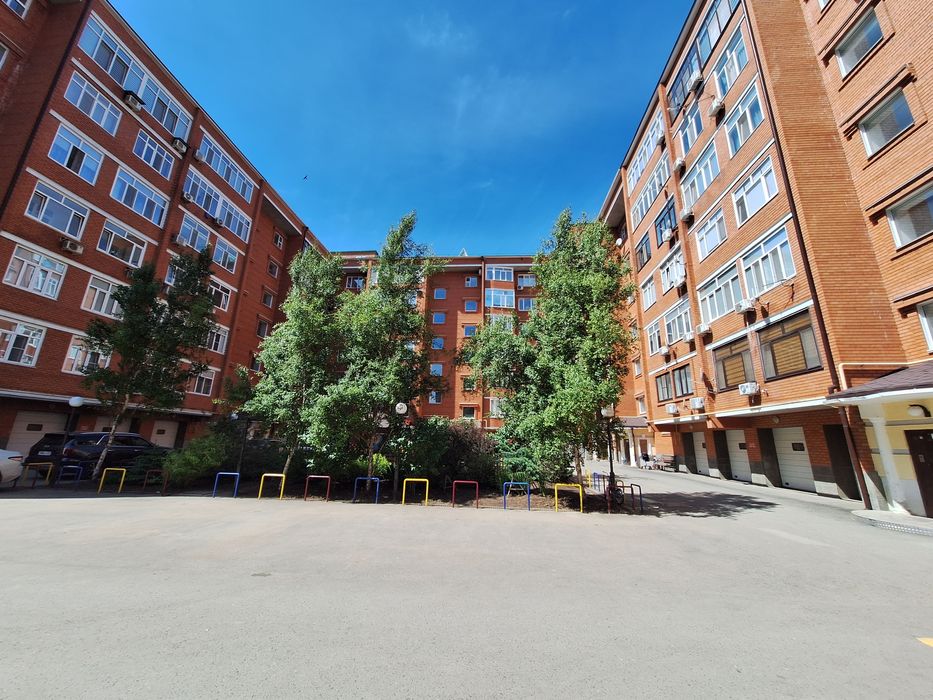 Продаётся 3 комн. квартира, район памятника Маншук Маметовой