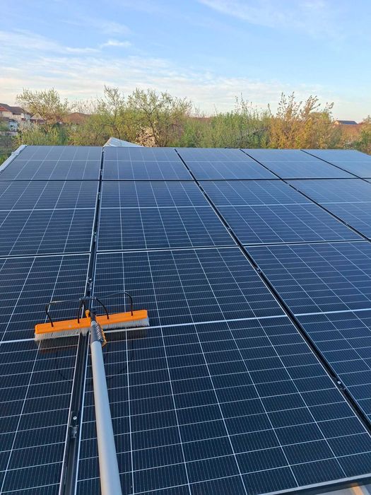 Curățare panouri fotovoltaice – randament maxim, fara pierderi