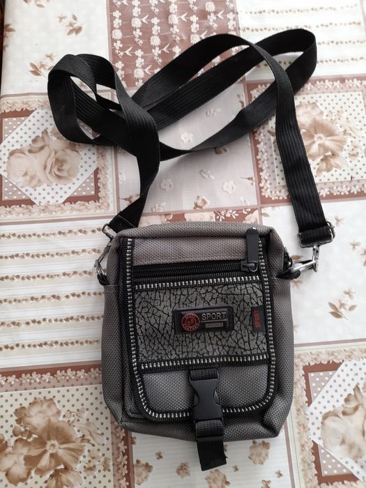 Мъжка чанта през рамо