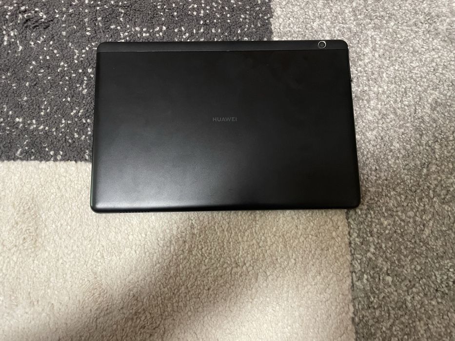 Pachet: Laptop Dell Inspiron 15-3521 cu Windows 10 (Pachet Office) + Tableta Huawei MediaPad T5 10.1 Inch 16 GB Memorie + Slot Card SD si Cartela Sim
