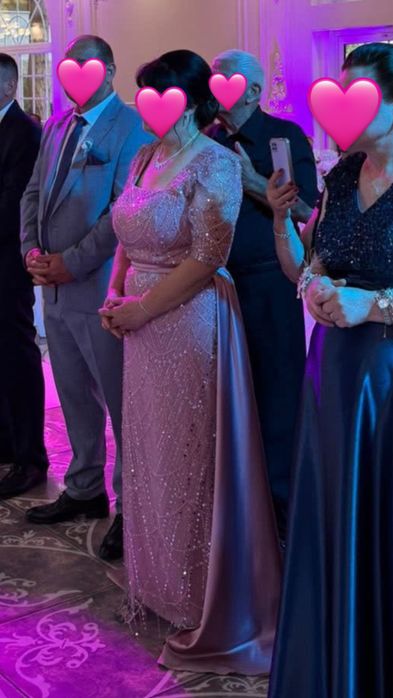 Официална рокля