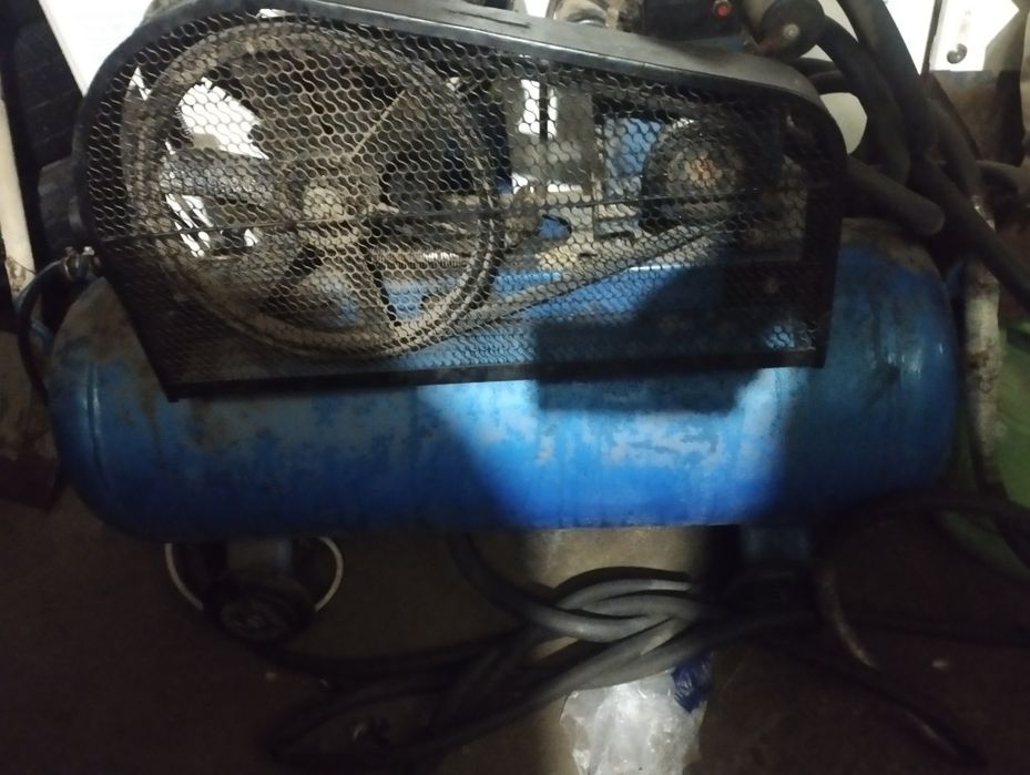 Продам Компрессор.