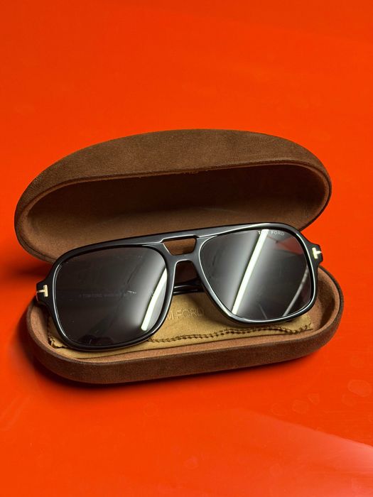 Tom Ford Sunglasses – Classic Aviator Style