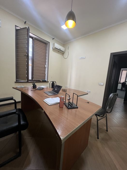 Ofisniu stol stul sotiladi