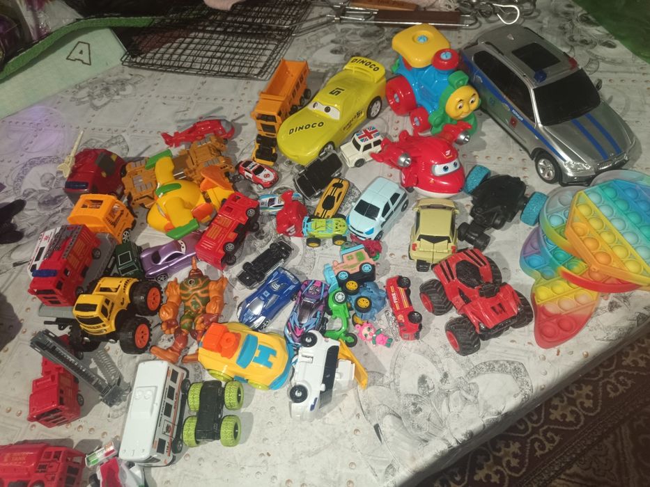 Продам пакет машинок