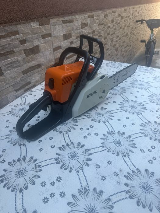 Бензинова резачка за дърва STIHL MS 180 C