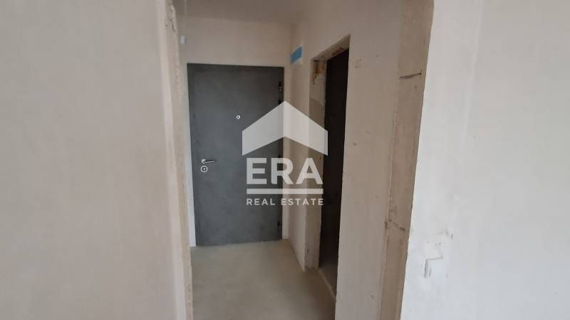 Продава се Тристаен апартамент в Варна, Цветен квартал - 91 кв.м за 869 €/кв.м - Снимка #9