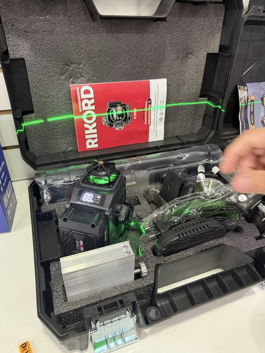 Лазерный уровень 4d  лазерний уровен