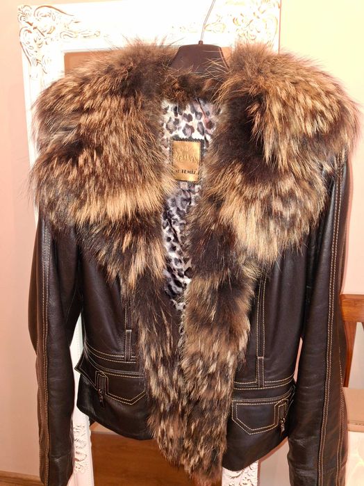 Черно кожено яке