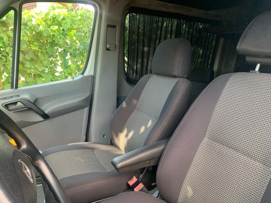 Microbuz 8+1 persoane si spatiu mare de marfa /bagaje