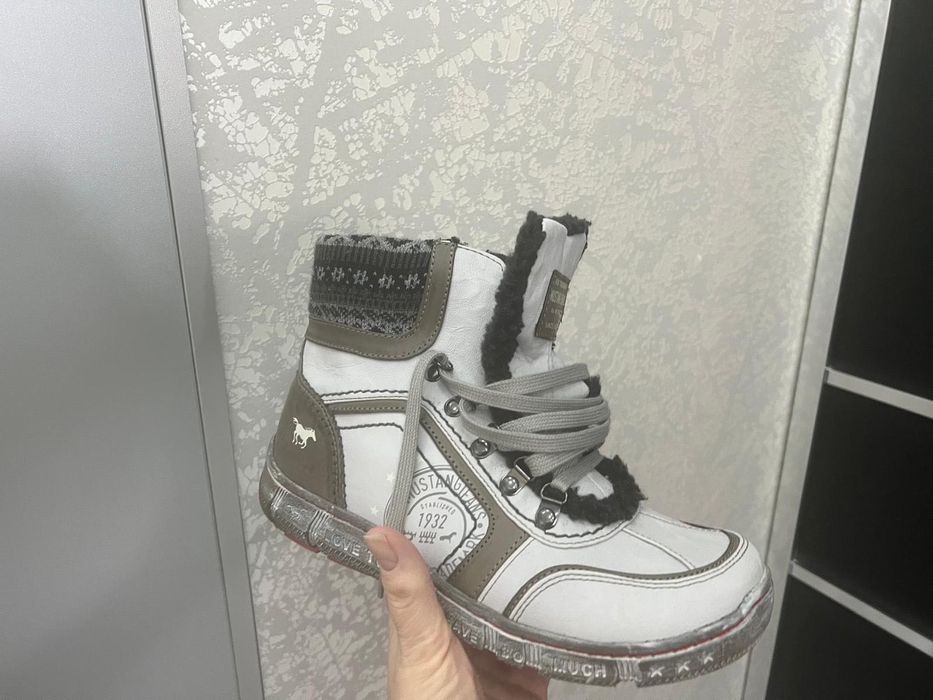 Vând botine noi dama de iarna