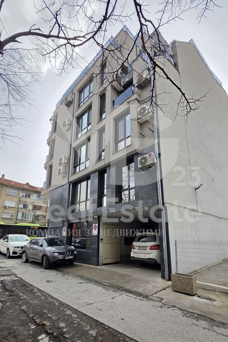 2-стаен в Пловдив-Център площ 69 цена 650