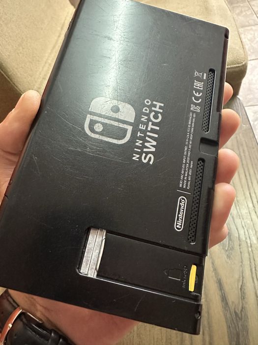 Nintendo Switch + card 64gb