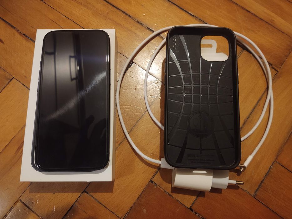 Продавам iPhone 15 128GB