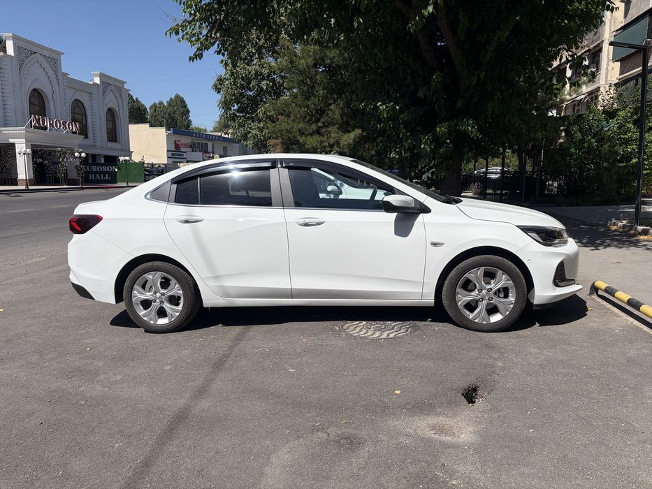 Chevrolet Onix Premier