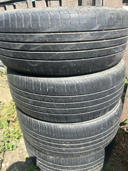 Продам резину на 18