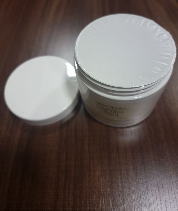 Декоративна и бяла козметика за лице и тяло