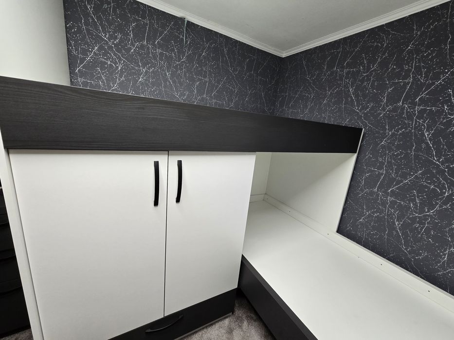 Mobilă cameră copii( pat supraetajat, dulap, birou)