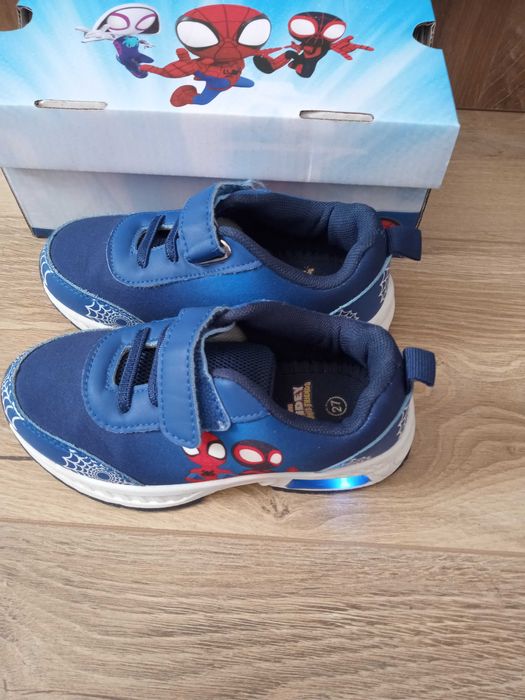 Pantofi sport cu luminite marime 27