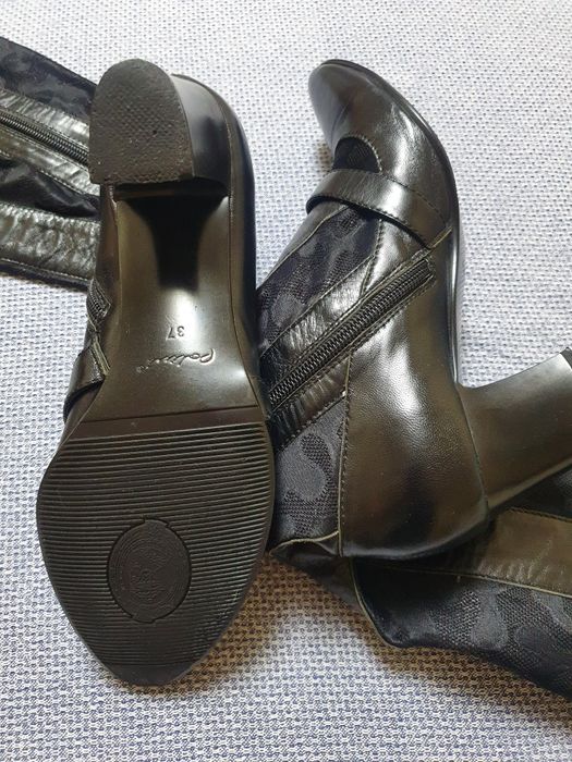 Женские кожаные сапоги