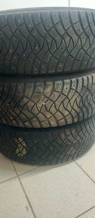 Зимние шины 235/60/18