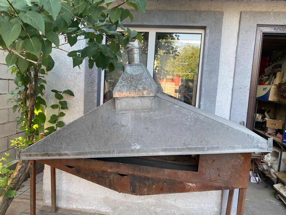 Мангал для кафе  с вытяшкой