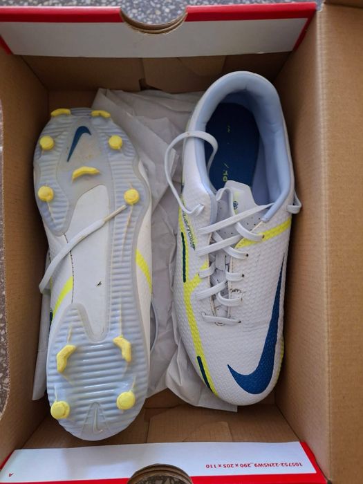 Ghete de fotbal nike