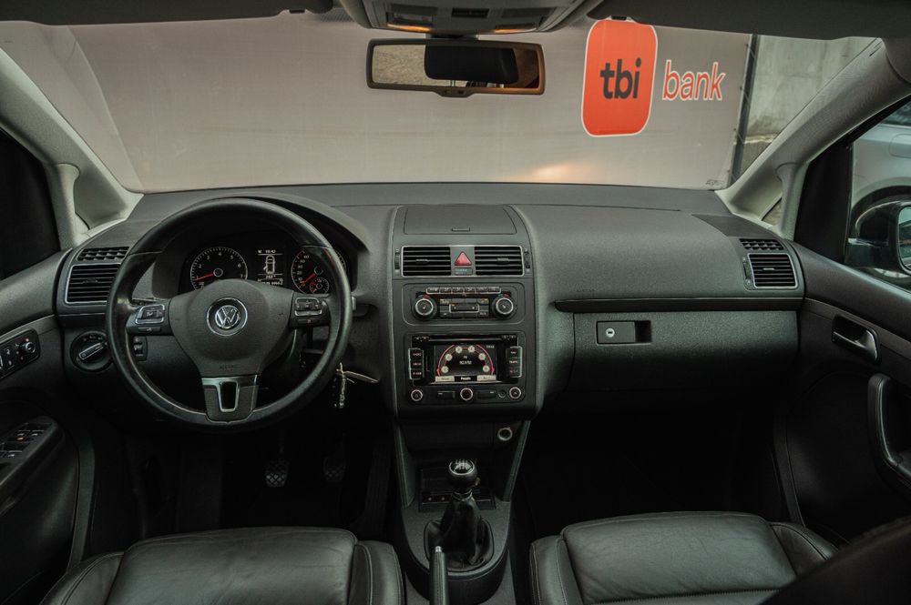 VOLKSWAGEN Touran 2011 — imagine 3