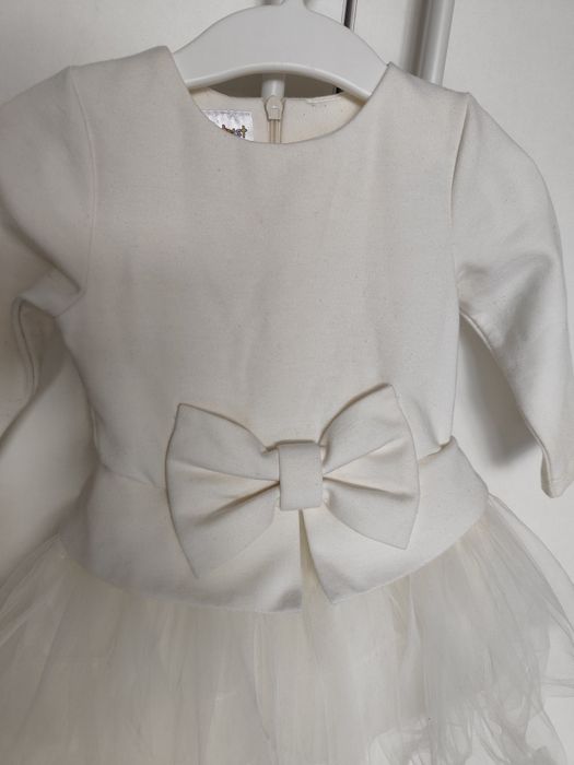 Бяла рокля за бебе