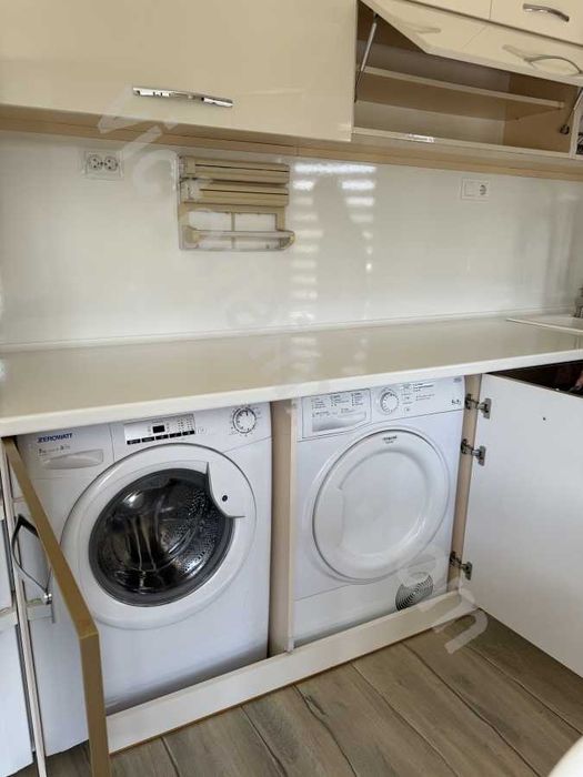 Продава се Тристаен апартамент в Велико Търново, Център - 100 кв.м за 1780 €/кв.м - Снимка #6