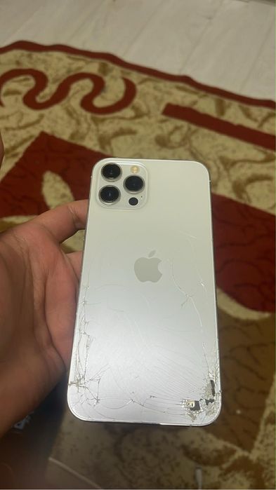 Vând Iphone 12 pro Max