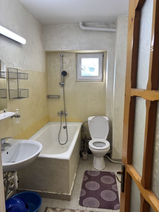 Proprietar inchiriez apartament 3 camere 2 bai 2 locuri de parcare Nicolina 1