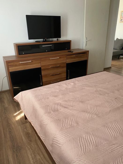 Închiriez apartament