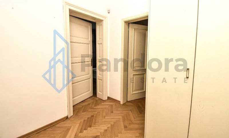 Дава се под наем Тристаен апартамент в София, Лозенец - 130 кв.м за 899 € - Снимка #9