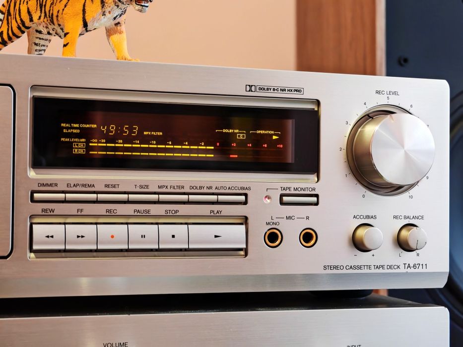 Onkyo Integra Luxury Series A-9711. Amplif.  superb. Atenție la anunț. Preț fix !