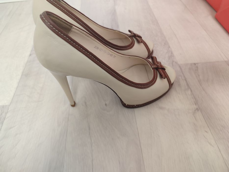 Туфли на шпильке