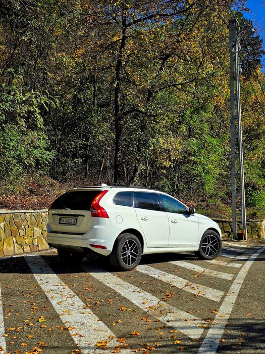 Volvo XC60 2.4 D4 AWD 190CP | Panoramic | Scaune Încălzite | Full Safety