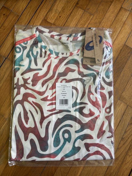 Дамска тениска Asics