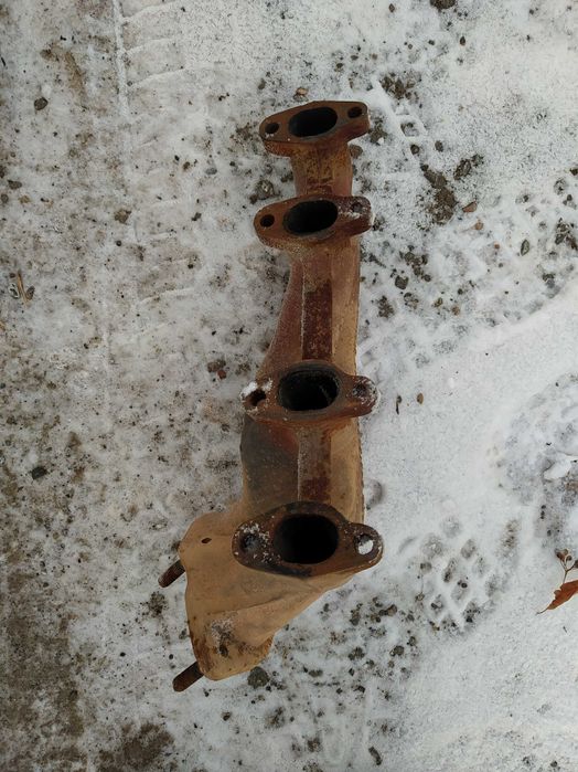 Продам коллектор выпускной Ауди.