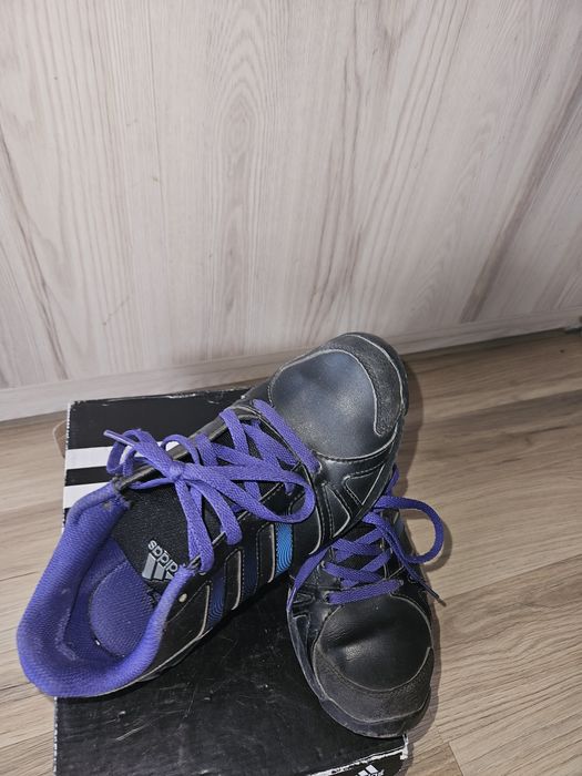 Маратонки adidas 36