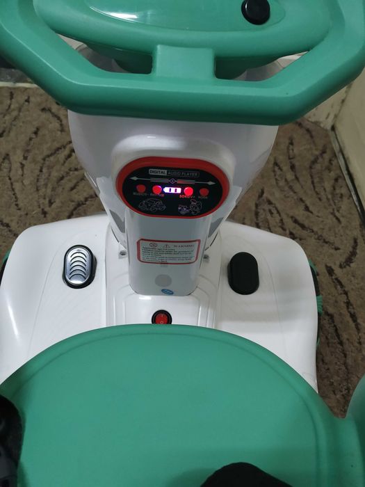 Masinuta electrica pentru copii intre 3 si 7 ani