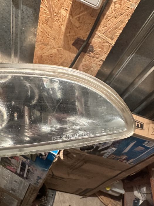 Продам противотуманку на LEXUS RX330