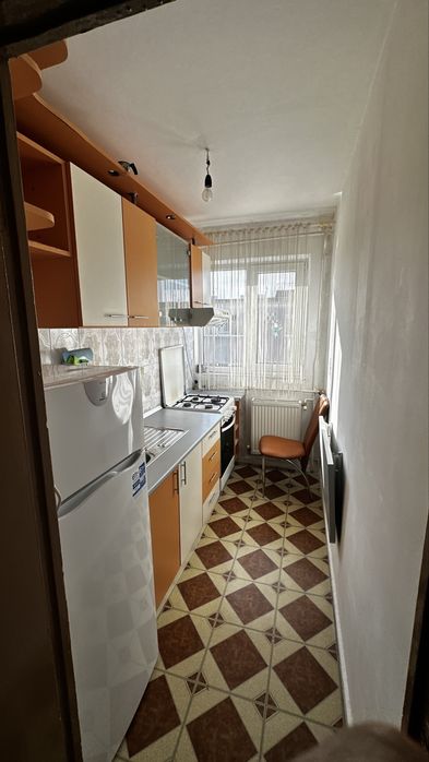 Vand apartament cu doua camere