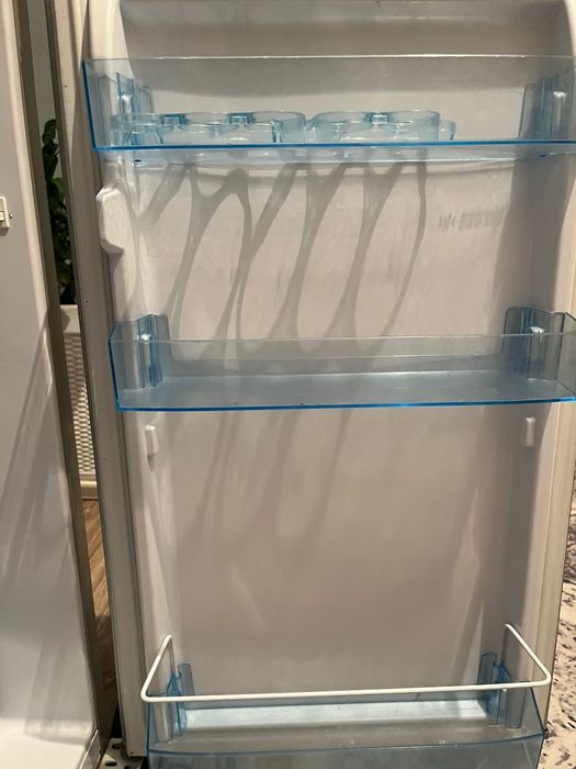 Холодильник сатылады