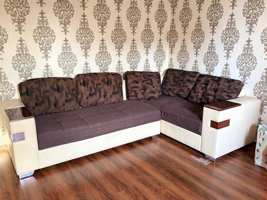 Диван две части