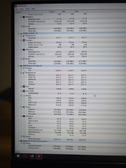 Sistem Ryzen 5 cu Vega 56 si 2 monitoare de gaming.